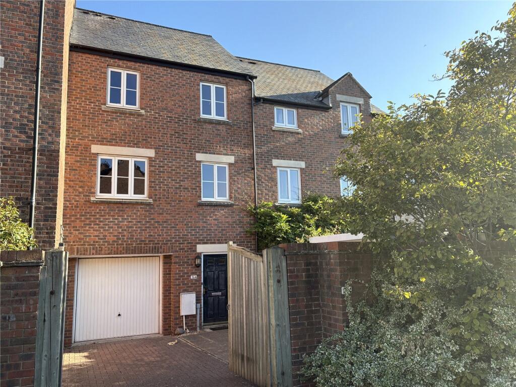 Main image of property: Geoffrey Farrant Walk, Taunton, Somerset, TA1