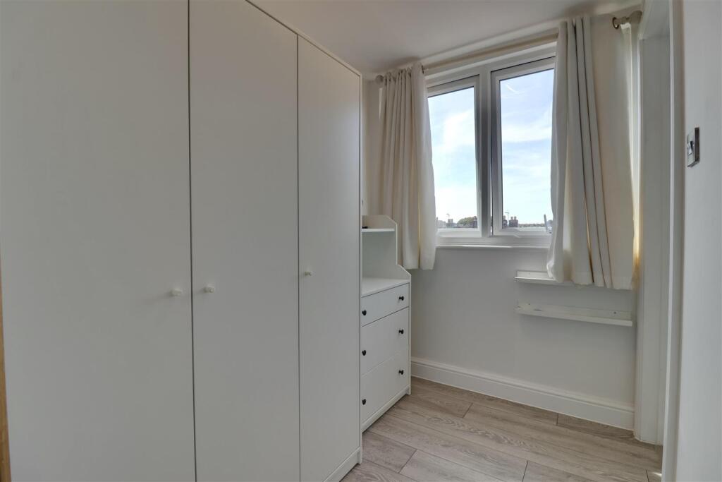 Apartment in Portsmouth - More