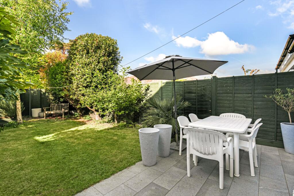 House in Wokingham - More
