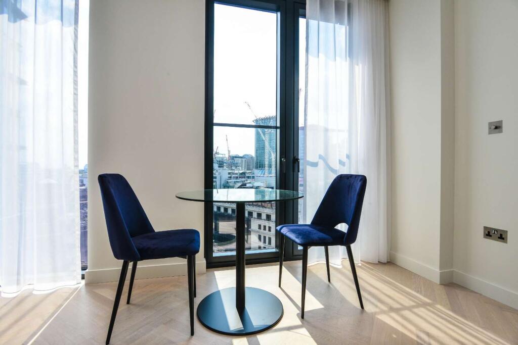 Apartment in London - More