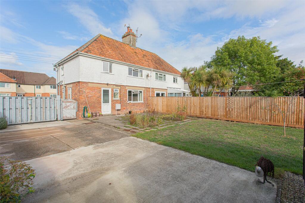 House in Huish Episcopi, Wearne - View 3