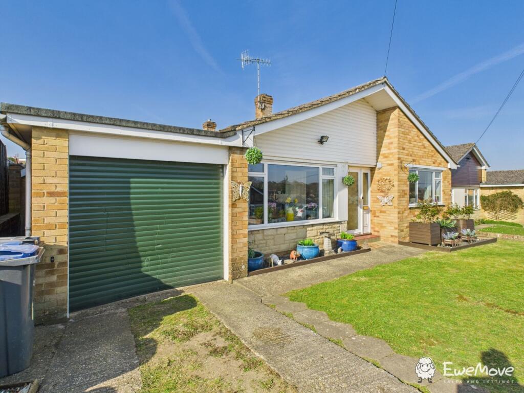 Mitchells Close, Woodfalls, Salisbury, Wiltshire, SP5 photo 2