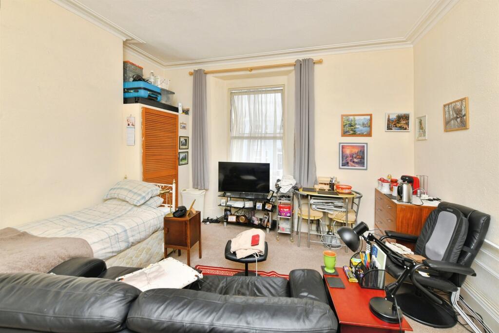 House in Plymouth, Stoke - View 2