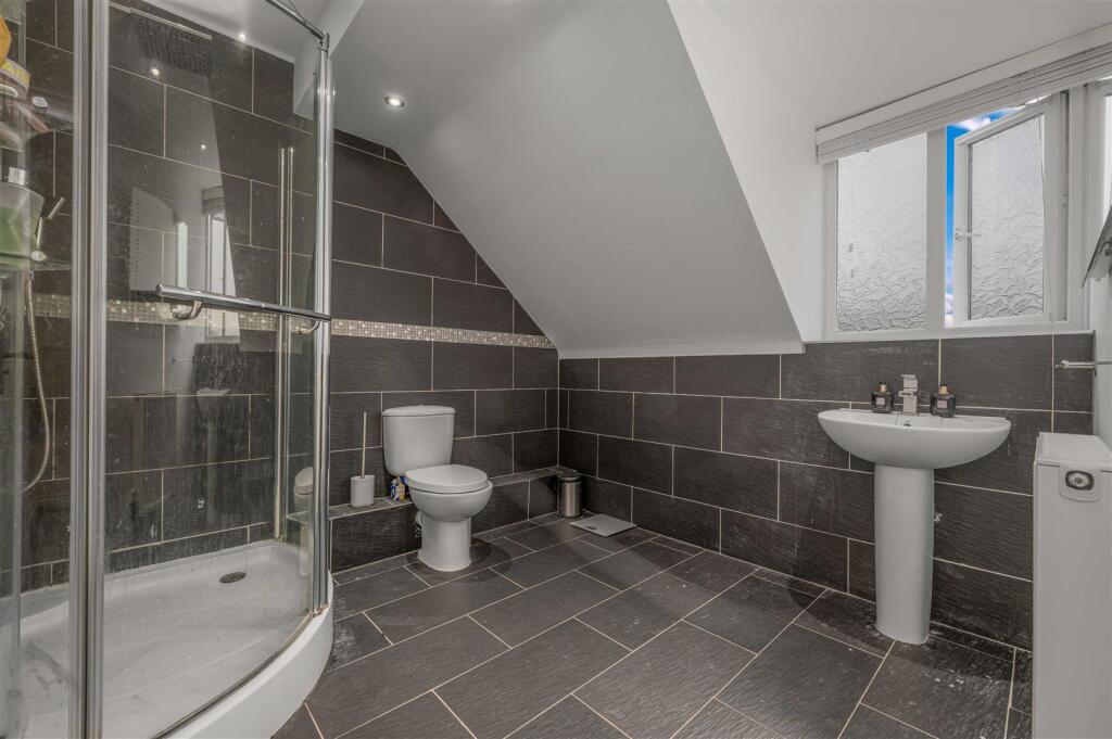 House in Stratford-on-Avon, Oversley Green, Alcester - More