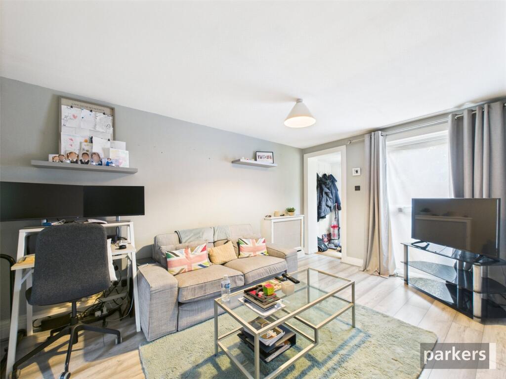 Apartment in Reading, Lower Earley, Earley - View 2