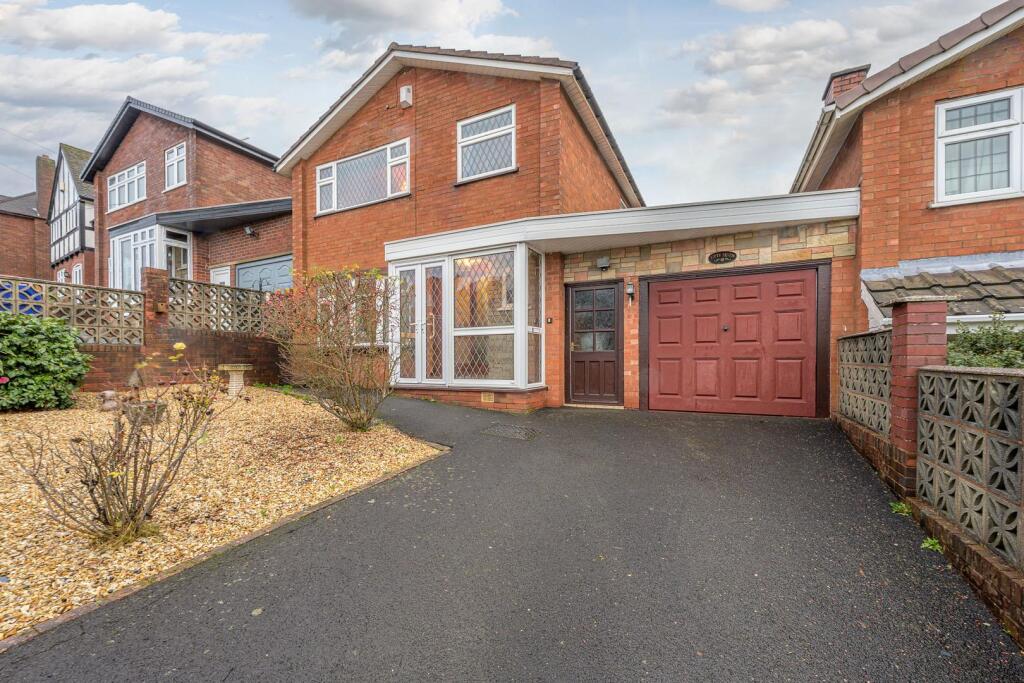 Main image of property: The Knoll, Kingswinford, DY6 8JT