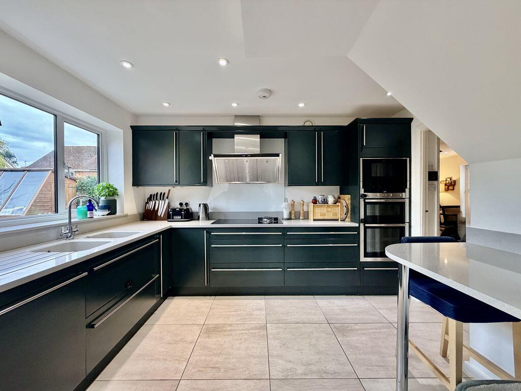 House in High Wycombe, Knave's Beech Business Park, Wooburn - View 2