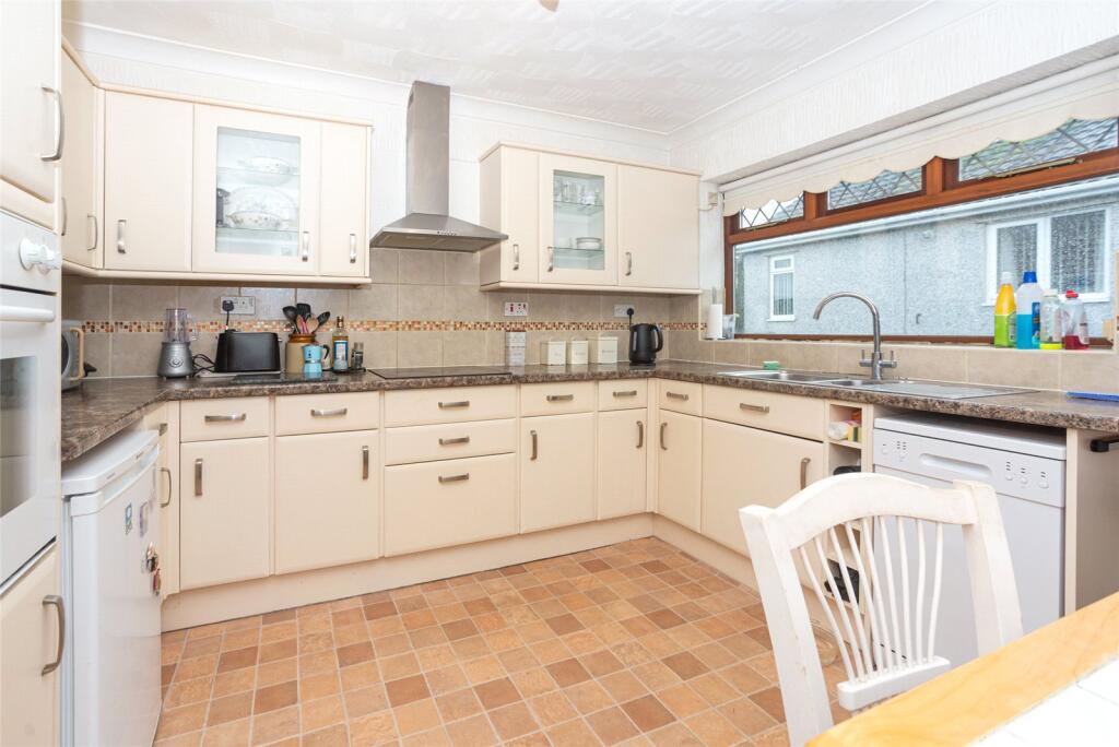 Cae Cnyciog, Llanfairpwll, Isle of Anglesey, LL61 - View 3