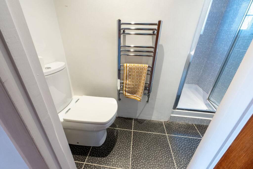 House in London, Shirley - View 5