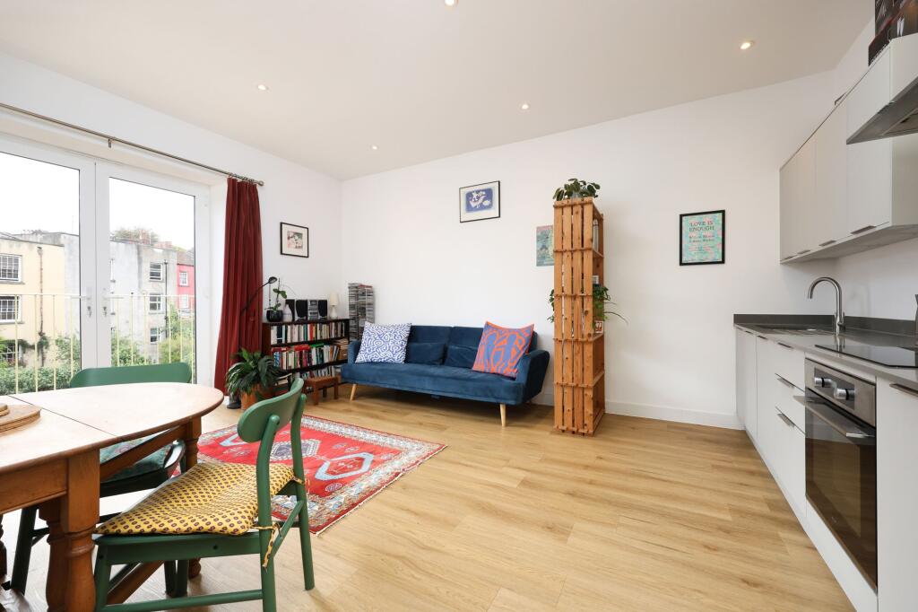 Apartment in Bristol - View 4