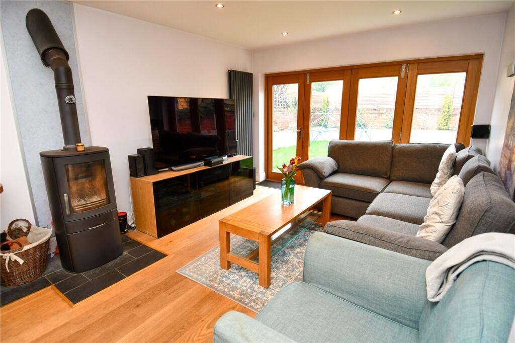 House in Wirral, Liverpool City Region - View 3
