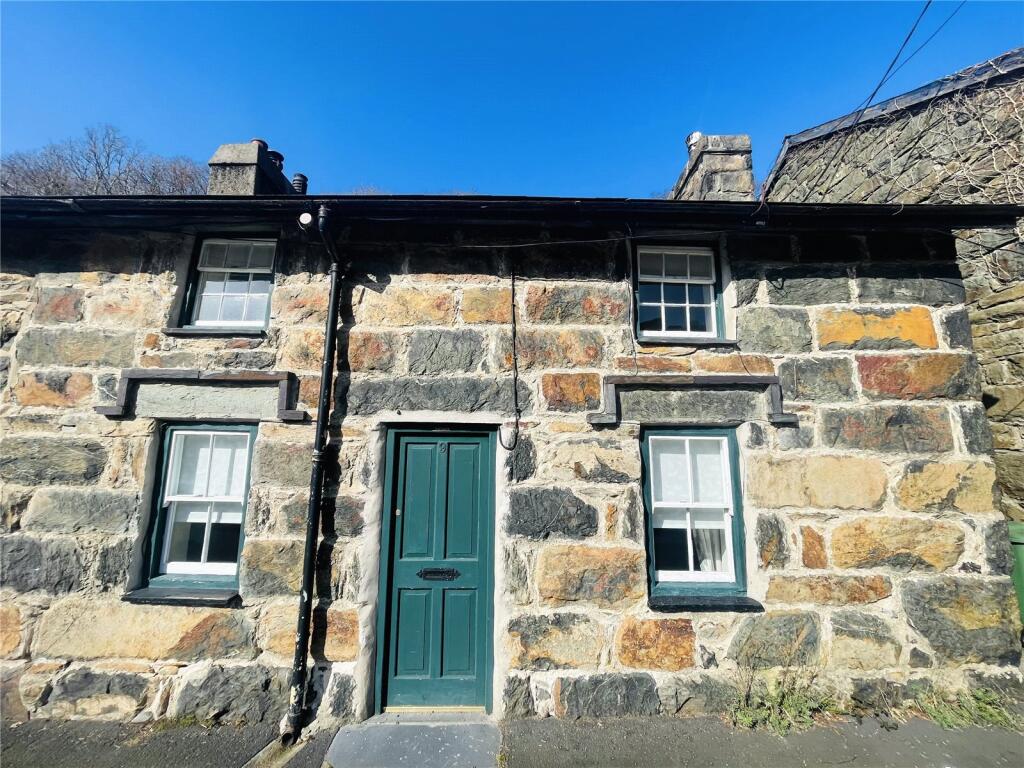 3-bed terraced on Gwynant Street, Beddgelert, Caernarfon, Gwynedd, LL55, £245,000