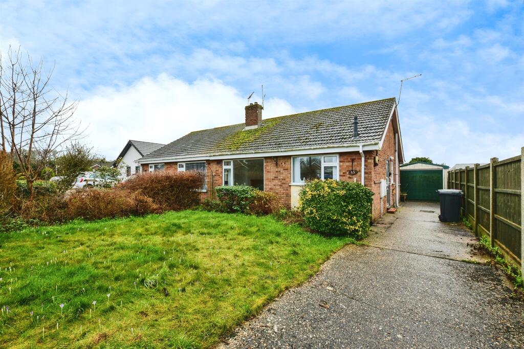 Main image of property: Elm Crescent, Burgh Le Marsh, Skegness