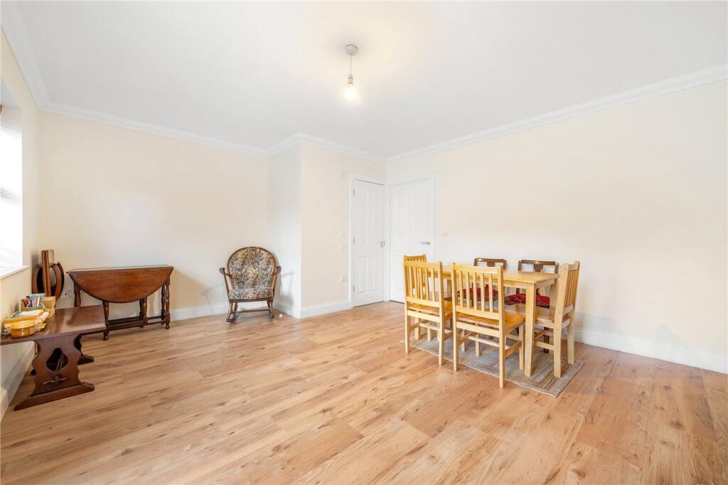 Hayes Grove, London, SE22 photo 4