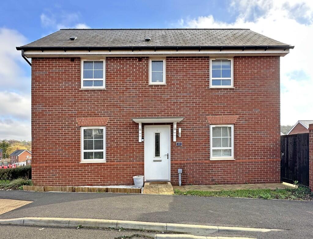 3-bed semi-detached on Loveridge Drive, Alphington, £295,000