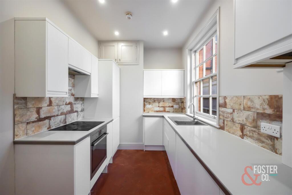 Apartment in Hove, Brunswick - View 2