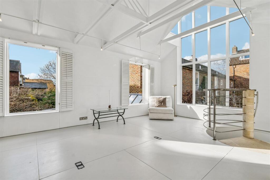 Main image of property: The Studio, Eyot Green, W4