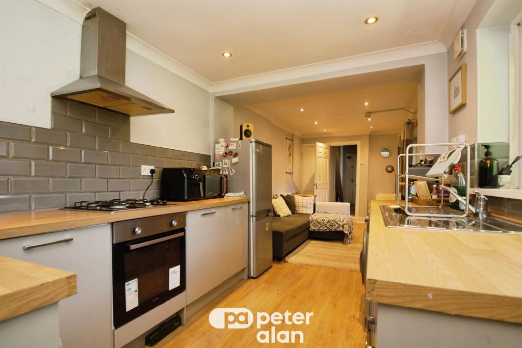 Apartment in Roath, Cardiff, Plasnewydd, Roath - View 3