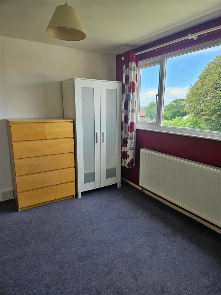 5 bedroom end of terrace house for rent