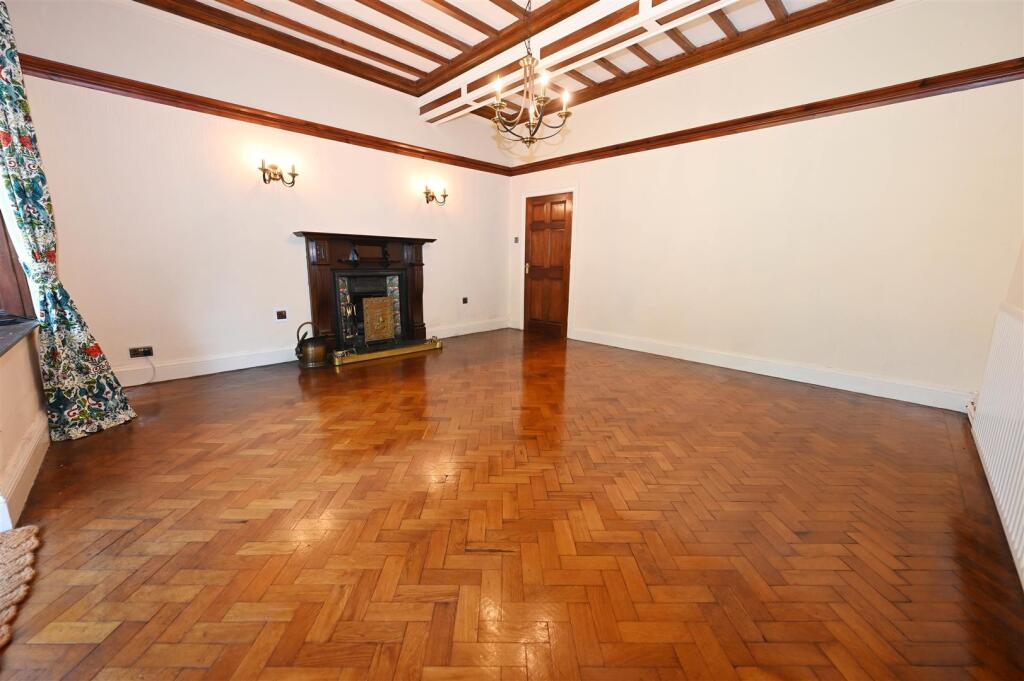 House in Darlington - More