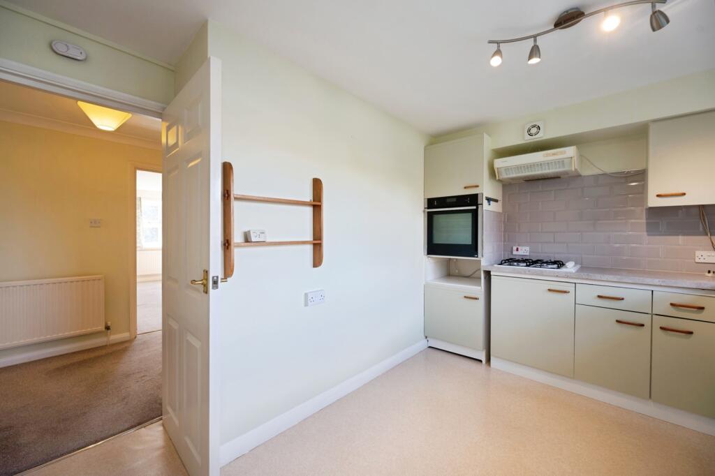 Apartment in Havant, Hampshire - View 4