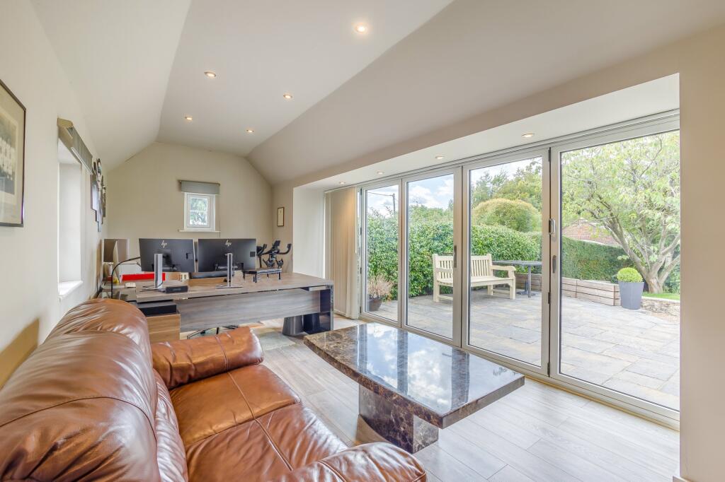 House in Ashford, Bulltown, West Brabourne - More