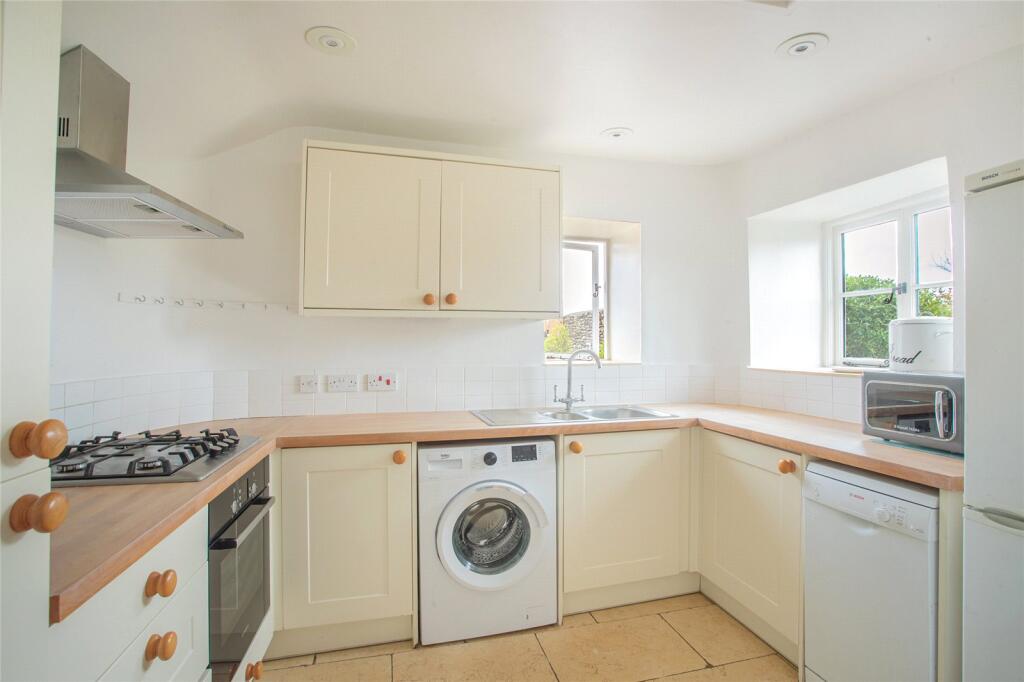 House in Gloucester - View 4