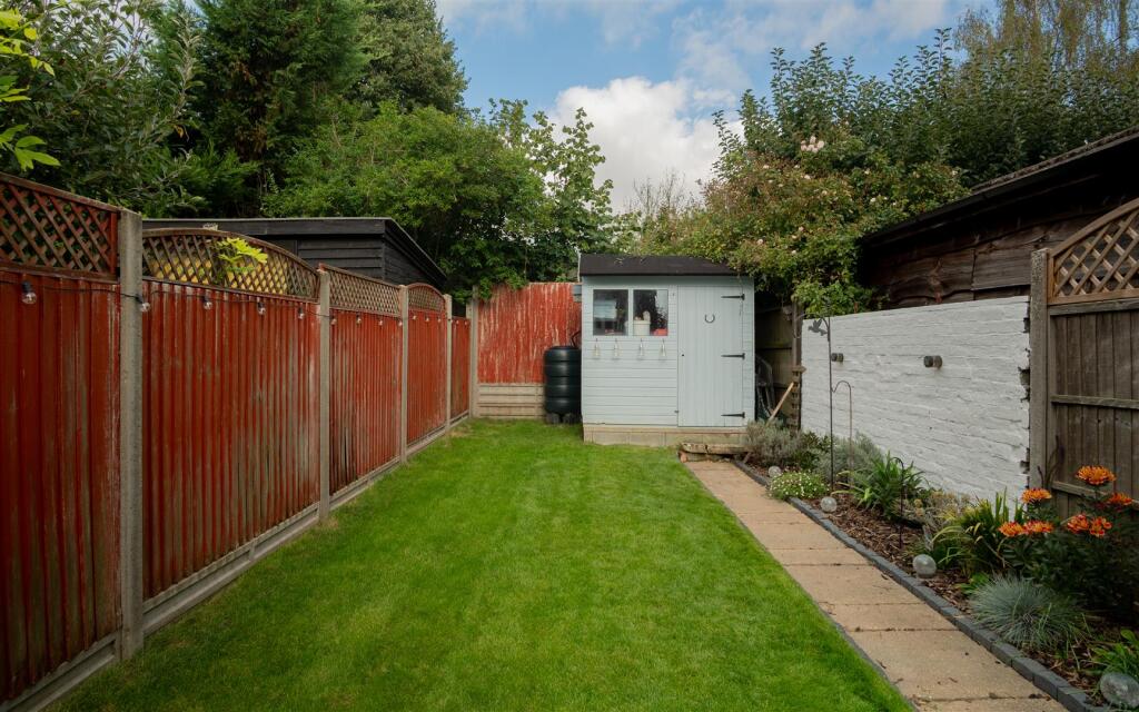 House in Reigate and Banstead, Surrey - View 4