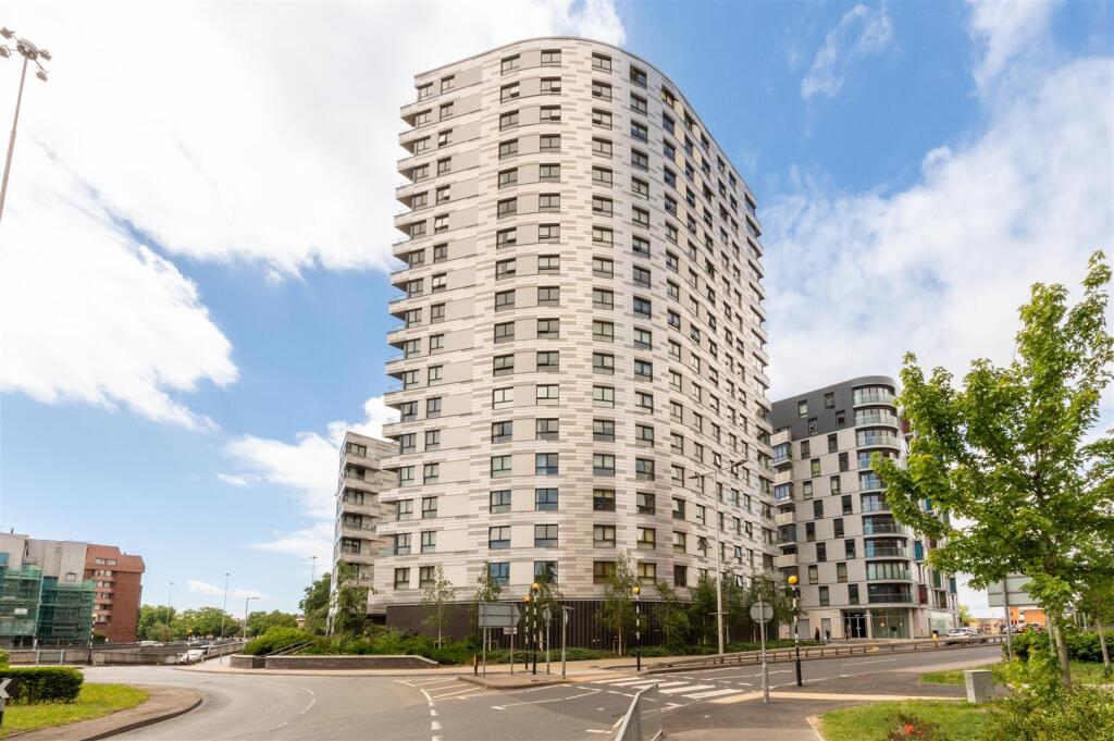 Main image of property: Alfred Street, Reading, RG1