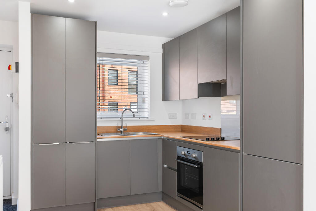 House in Wolverhampton, Springfield, Old Heath - View 4