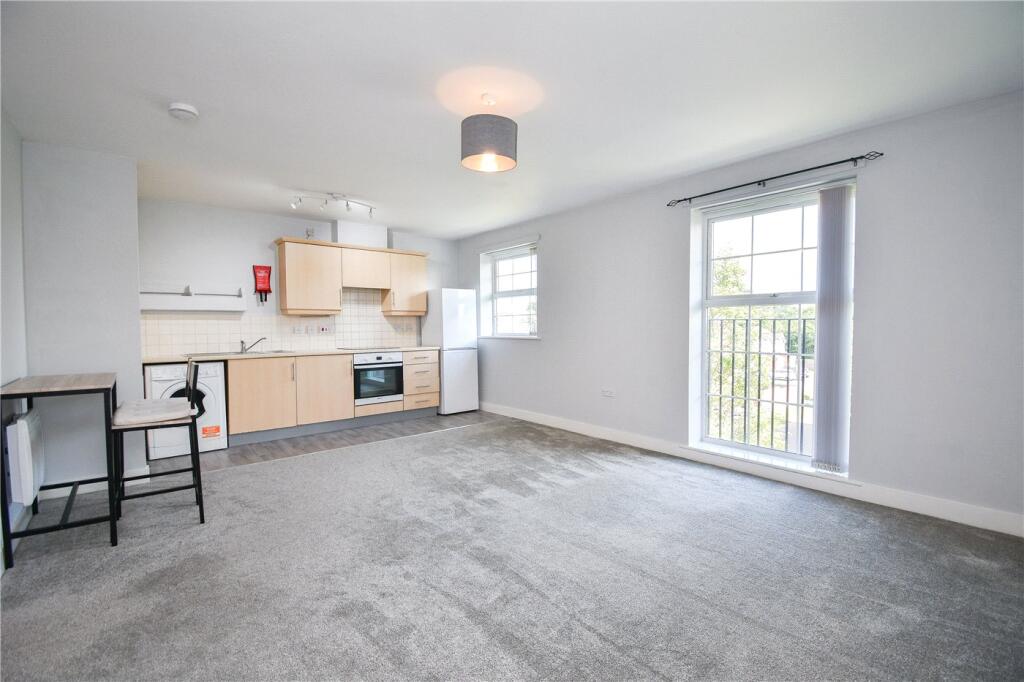 Apartment in Ellesmere Port, Rossmore Estate - View 2