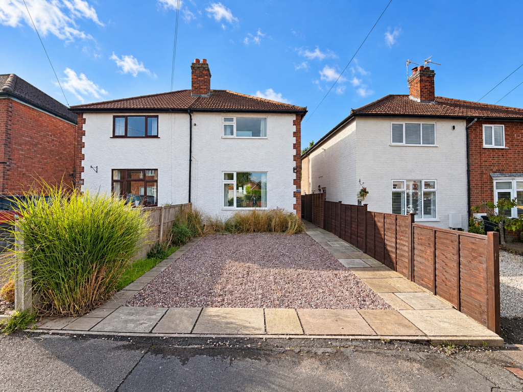 2-bed semi-detached on Naseby Road, Rugby, £250,000
