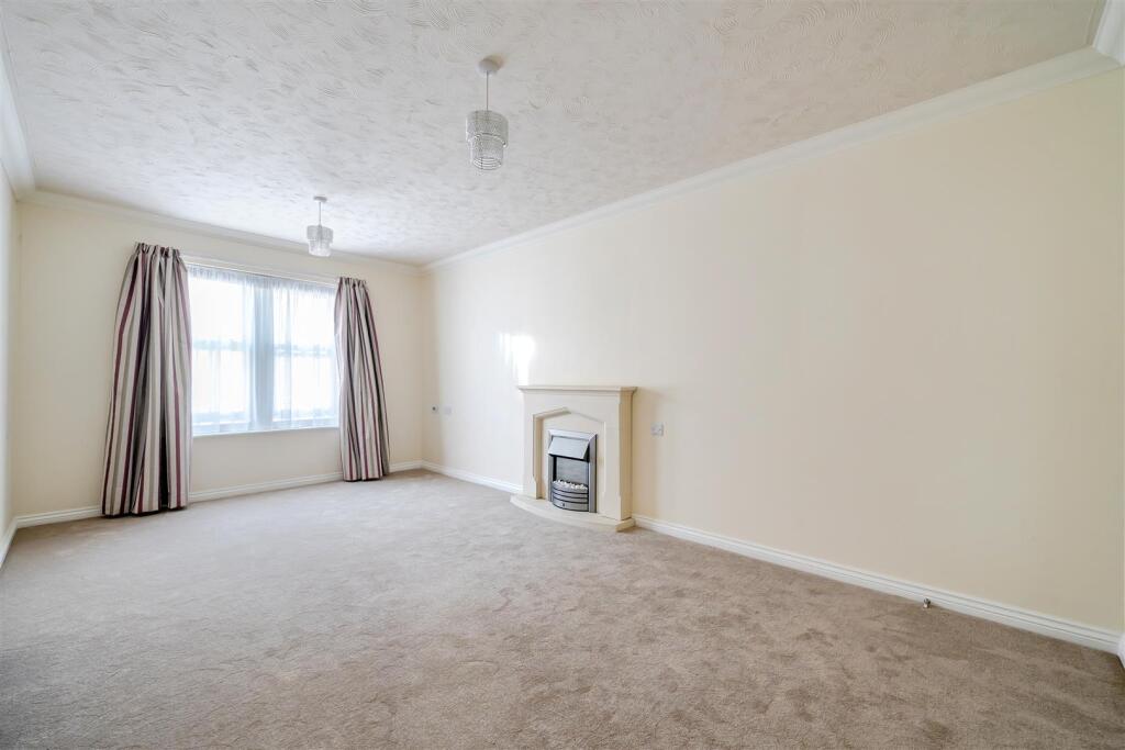 Sarum Lodge, Salisbury photo 2