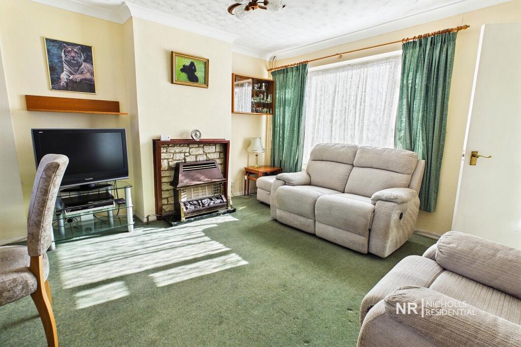 House in London, Royal Borough of Kingston upon Thames - View 4