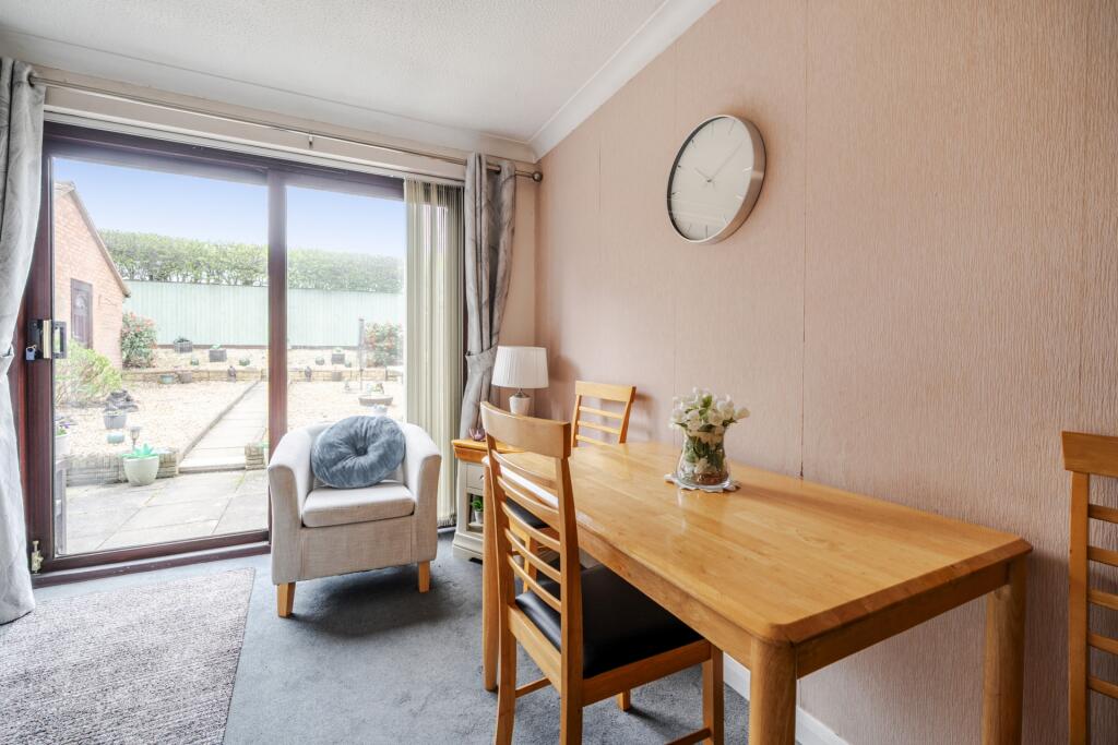 Ashmead, Yeovil, BA20 photo 5