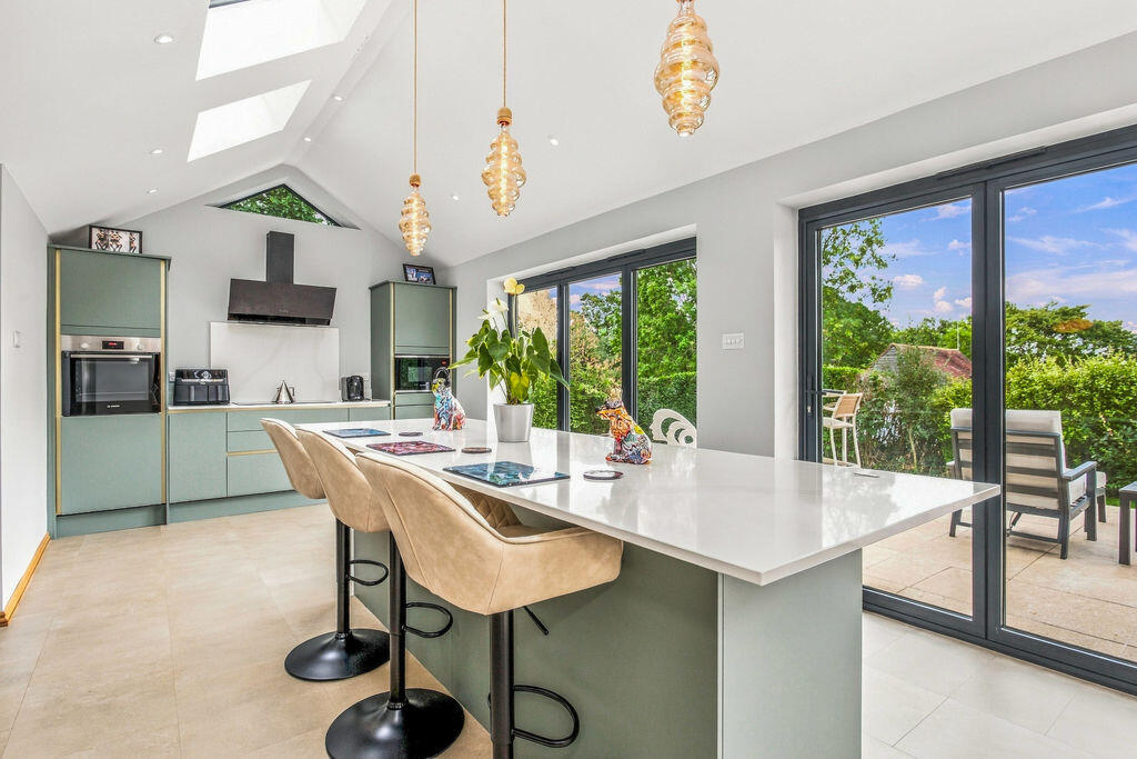 House in Haywards Heath, Bolney - View 4