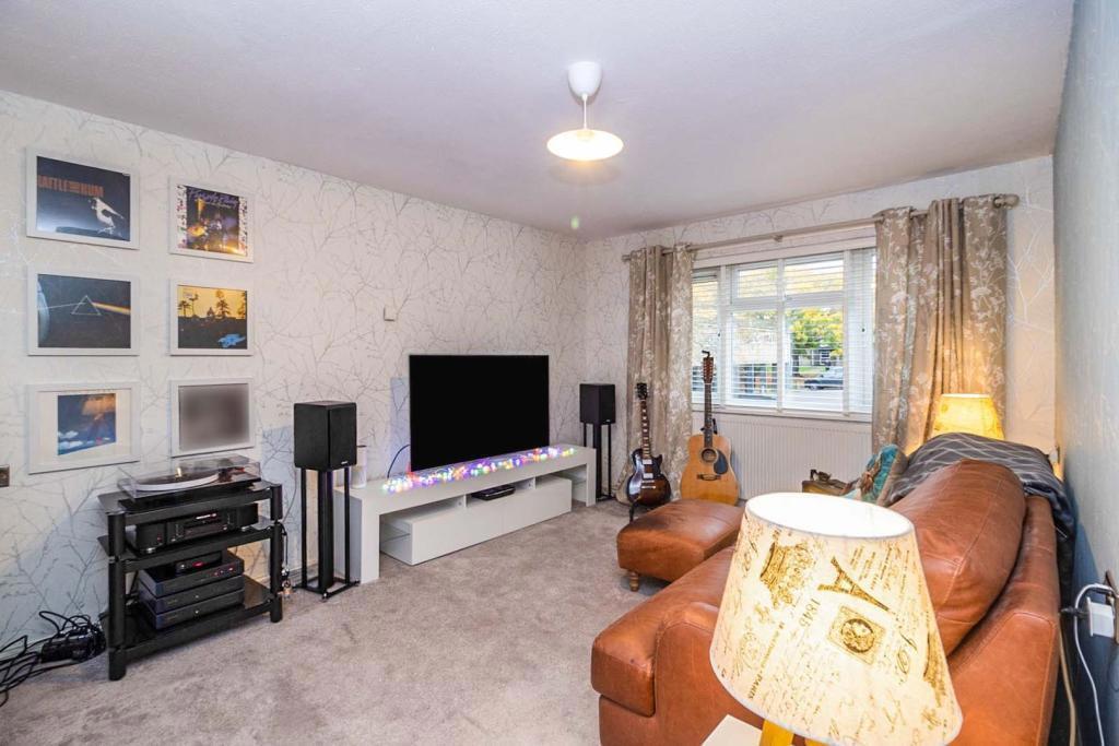 Apartment in Milton Keynes - View 5