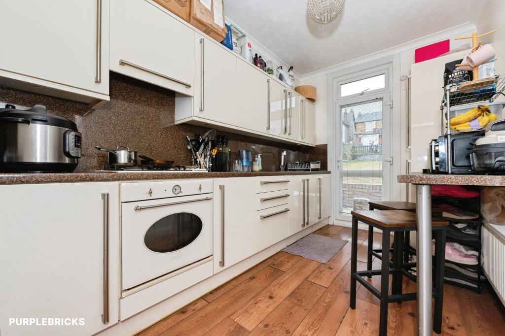 Apartment in Dartford - View 5