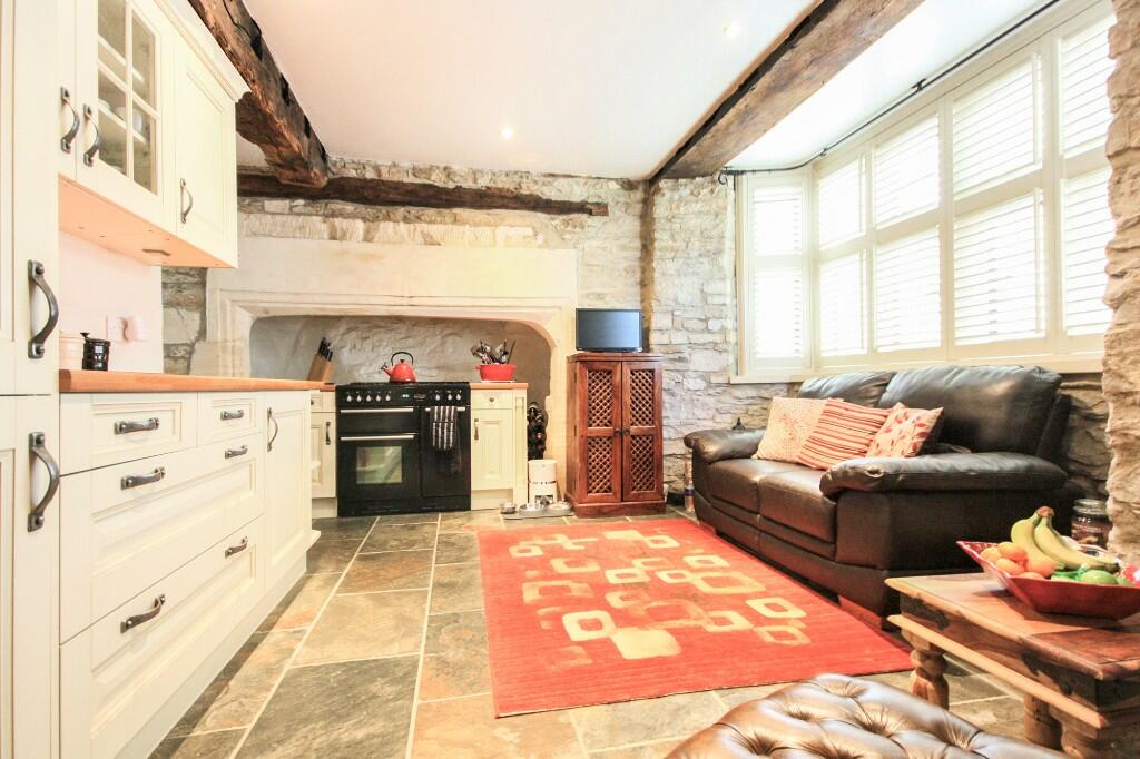Manor House, High Street, SN6 - View 5