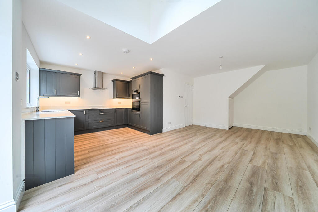 House in London - View 5