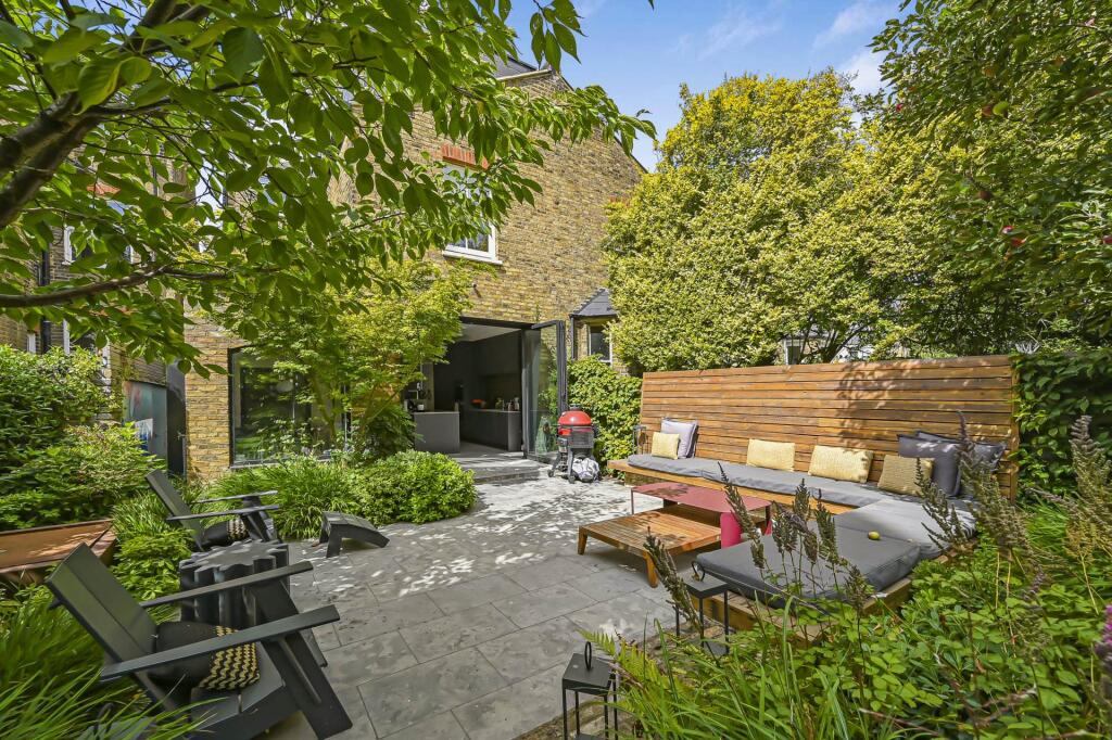 House in London - View 3