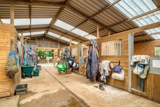 Barn 2.jpg