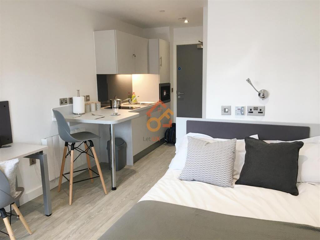 Studio flat on The Met, 16 The Midway, Newcastle ST5, £60,000
