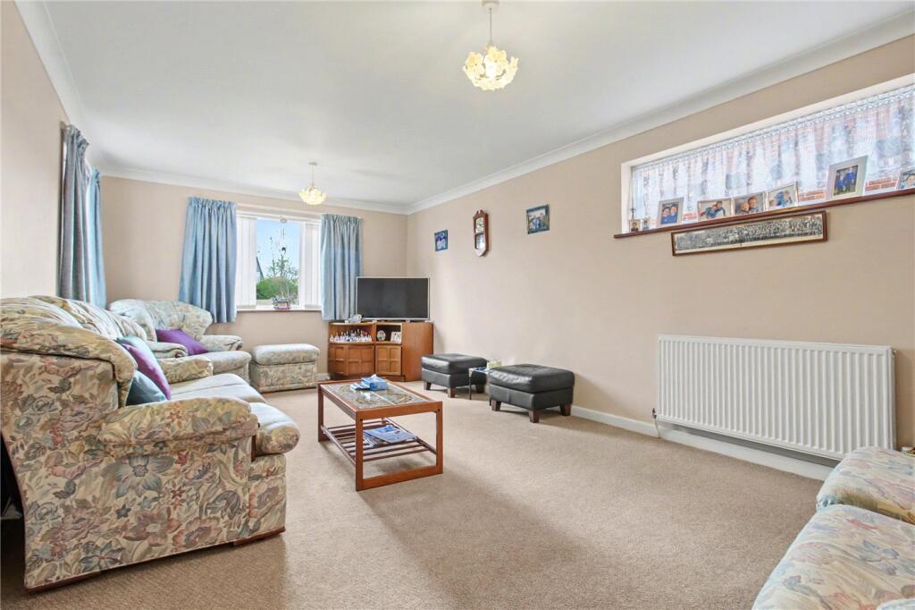 Wangford Road, Reydon, Southwold, Suffolk, IP18 photo 4