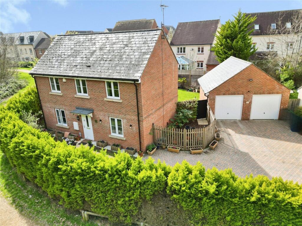 Main image of property: The Robins, Bracknell, Berkshire, RG12