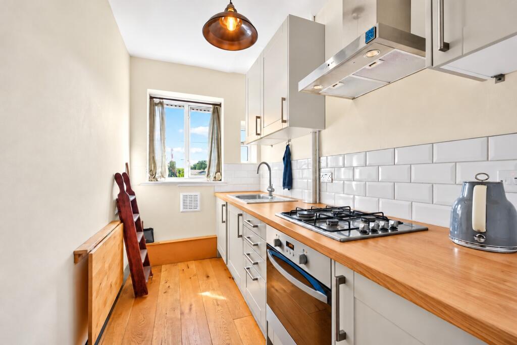 Apartment in London - View 4
