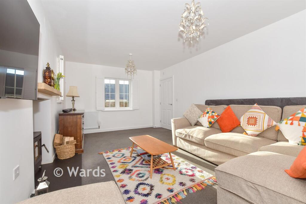 4-bed detached on Hazel Close, Headcorn, Kent, £600,000