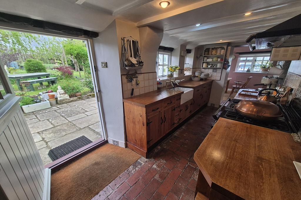 House in Taunton - View 5