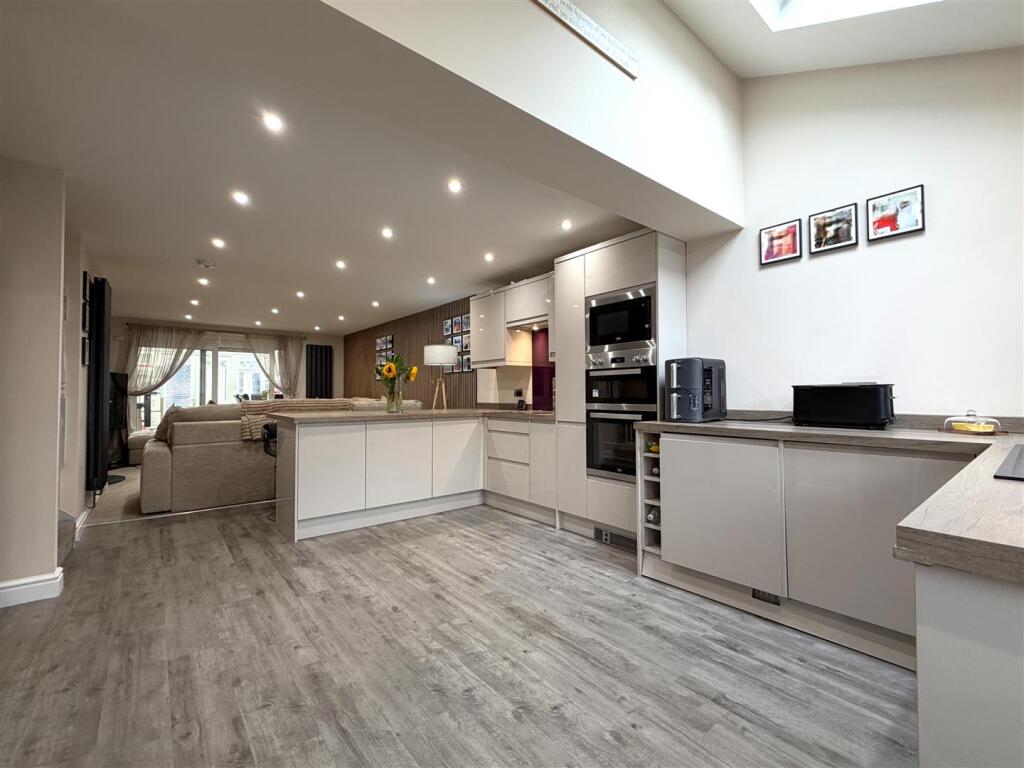 House in Nottingham - View 2