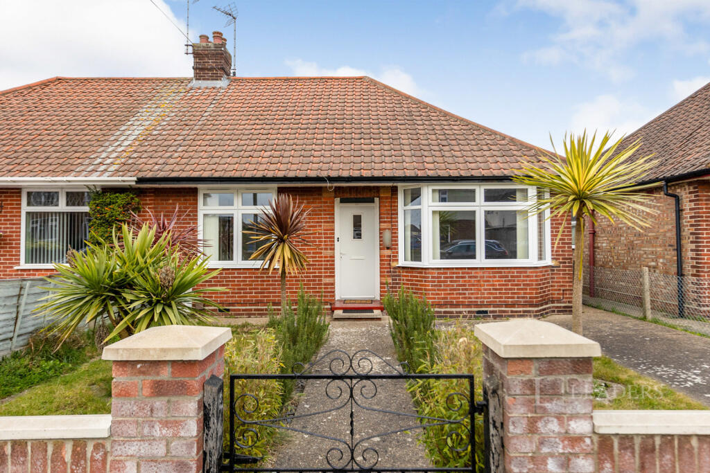 Main image of property: Corton Road, Ipswich, IP3